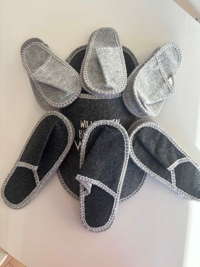 Felt guest slippers set with hanging wall organiser