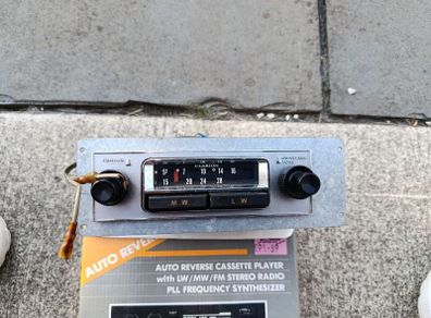 Clarion MW/LW Car Radio model re-702