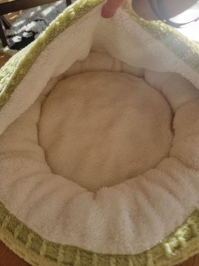 cat bed /small dog bed