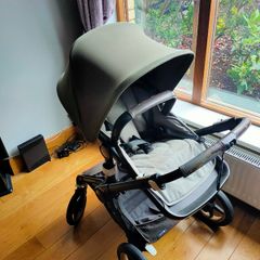 Bugaboo Fox black frame with Forest Green canopy