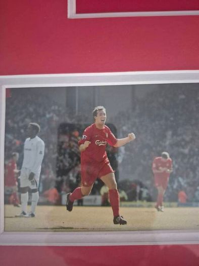 Liverpool FC Legend Robbie Fowler Signed & Framed No.9 Jersey with COA