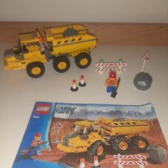 LEGO City Dump Truck (Set 7631)