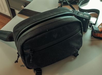 Pro 2L camera bag