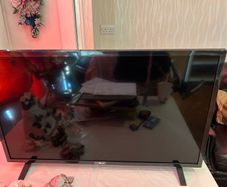 32-inch HD Ready Smart LED TV.