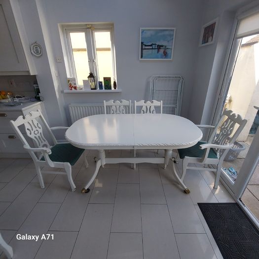 Dining Table & Chairs