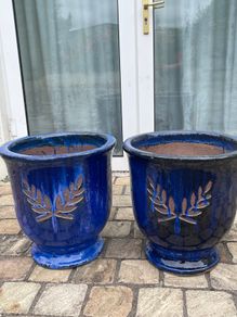 Large outdoor pots
