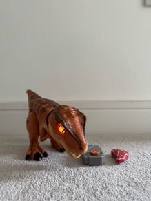 Jurassic World primal hatched interactive Trex