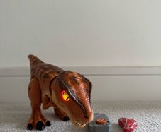 Jurassic World primal hatched interactive Trex