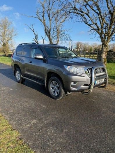 221 Toyota Land Cruiser LWB Commercial
