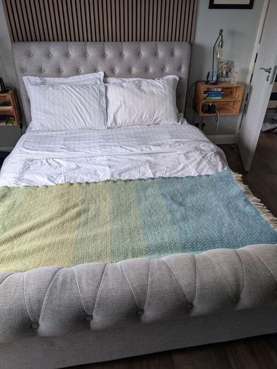 King size Sleigh bed