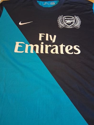 Arsenal Jersey. Official Nike Arsenal Mens Away Jersey From Season 2011 / 2012. Authentic Original From The Time. Not A Modern Day Remake.