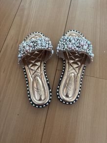Ladies sandals
