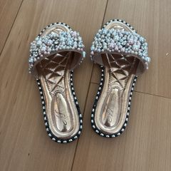 Ladies sandals