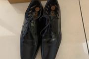 Base London black leather dress shoe