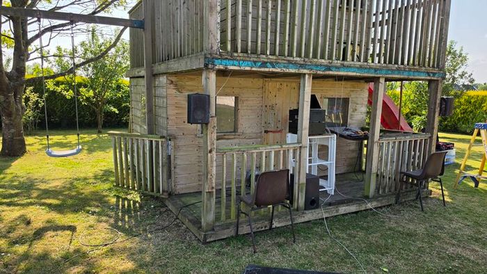 2 Storey Playhouse