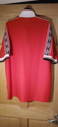 Aunthentic Man utd vintage 1998 triple home jersey