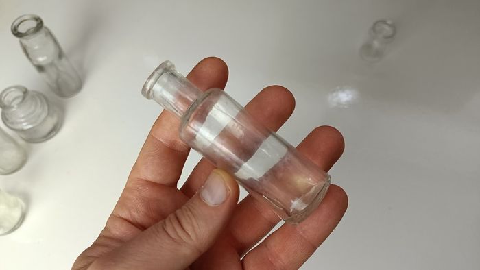 449 - Set of 5 Vintage Clear Glass Cork Top Collectible Decorative Bottles