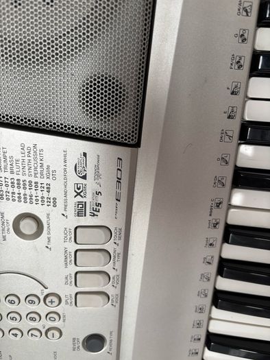 Yamaha Keyboard touch sensitive