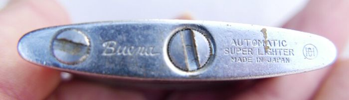 Vintage "Automatic Super Lighter" made in Japan featuring the "Buena" brand (in working order)