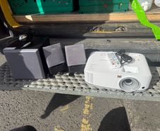 Home Cinema Projector + 2.1 Speakers