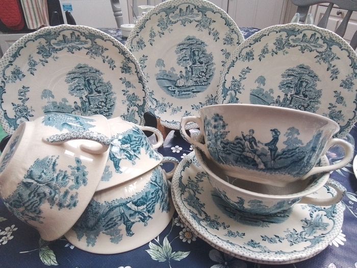 Mason's " Romantic" Soup Coups & Saucers
