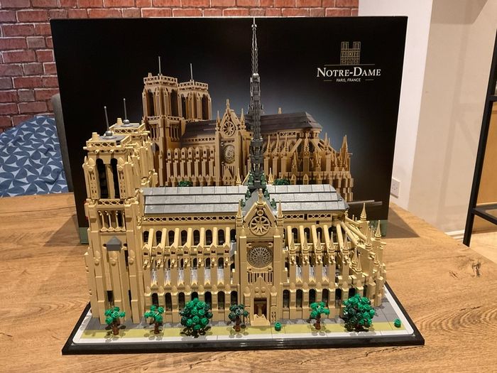 LEGO 21061 Notre Dame