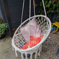 Hanging chair