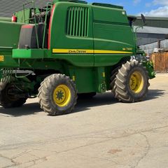 John Deere T 660 Combine