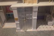 Dolls house Rainbow high
