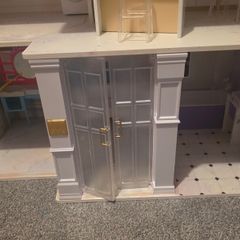 Dolls house Rainbow high