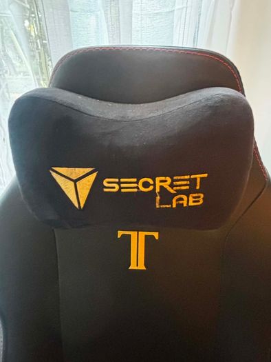 Titan Evo Secret Lab gaming / office chair