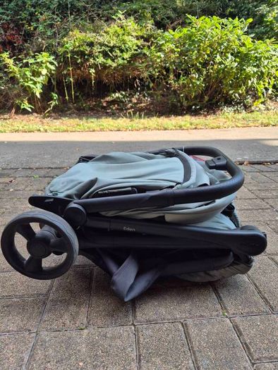 Zummi Eden compact stroller