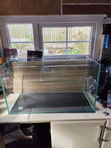 Aquarium tank and LED light