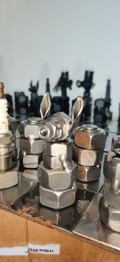 Hand-welded chees