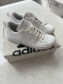 Adidas size 4