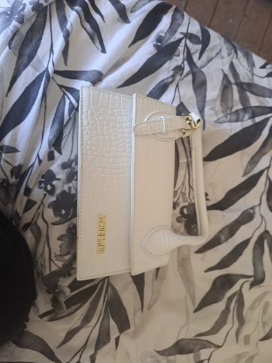 womens bag not real