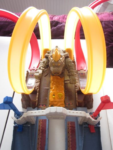 Hot Wheels Mario Kart Bowsers Castle