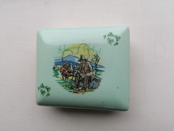 'A Souvenir from Ireland' Trinket Box