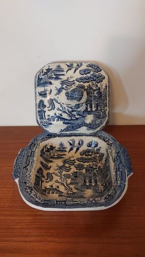 Fabulous Antique Blue and White Transferware Willow Pattern Shallow Lidded Tureen/Vegetable Dish For Display, Unknown Maker, Most Likely Staffordshire Made