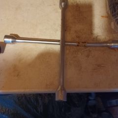 wheel brace