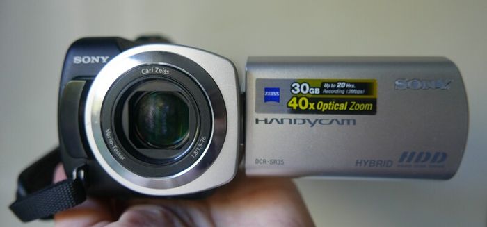 Sony Handycam DCR-SR35E 30GB HDD Camcorder, Y2K Digicam, Retro Video Camera, Carl Zeiss 40x Zoom, Vintage Digital Handycam