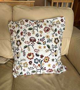 8 Feather Cushions & Cotton Washable Zipped Covers