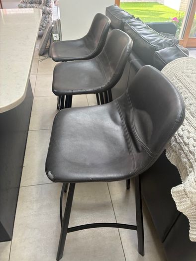 Free Kitchen island bar stools