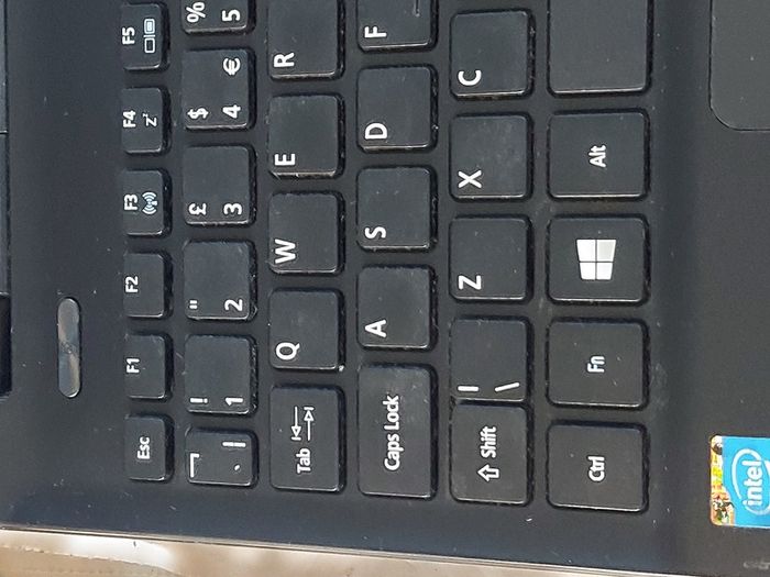ACER Travelmate P256 Series, Model No. Z5WBH, Intel Core i3-4005U CPU, 1.7GHz, 4GB Ram, 500GB HDD, Windows 10, Microsoft Edge, Chrome and VLC