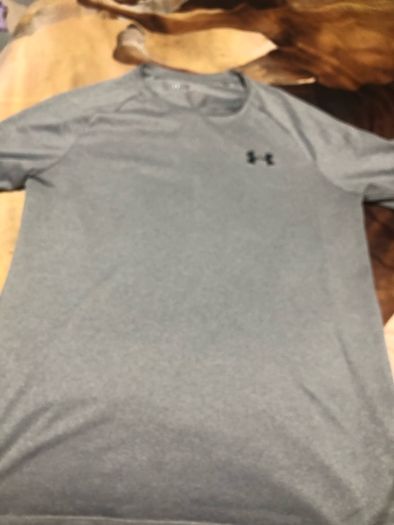 Mens under armour top size S