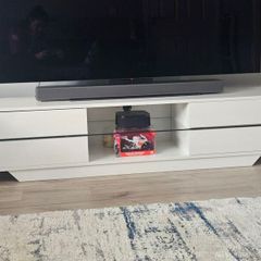 white gloss tv unit