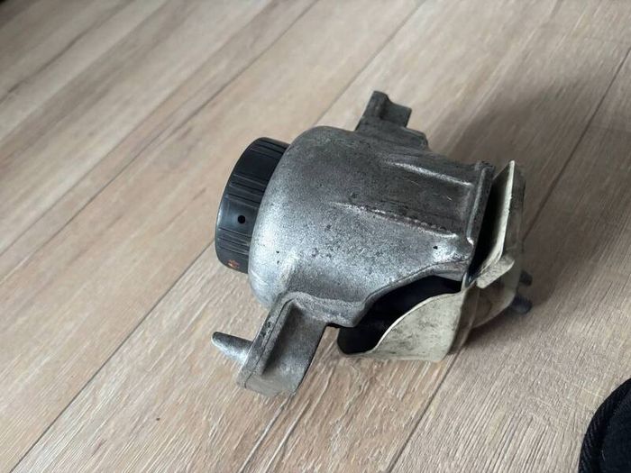 Genuine Engine Mount - Jaguar XF 2.0 Diesel (GX63-6A003-LB)