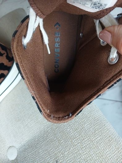 Converse Hi Animal print  great condition