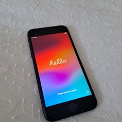iPhone SE (2020) 64 GB Unlocked Black Excellent Condition