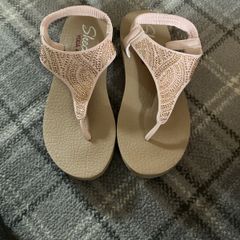 Skechers yoga foam sandals